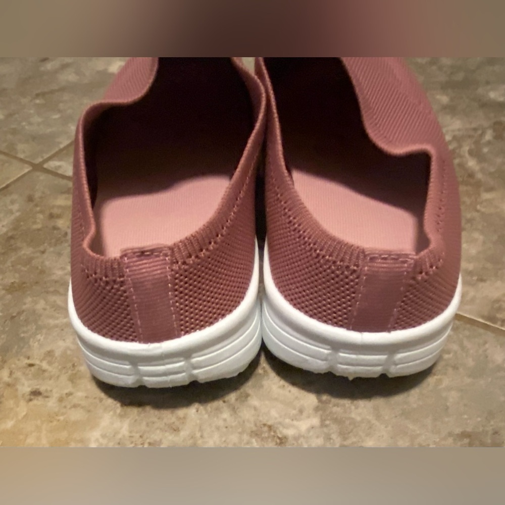 Women’s Slip-On Fashion Sneakers, 9 - Picture 3 of 4